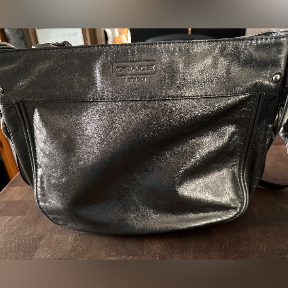 Vintage Coach Zoe shoulder or crossbody bag
Gray/Silver Leather
